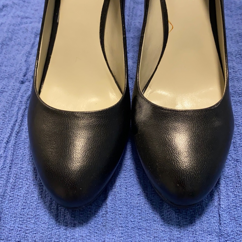 Nine West black pumps